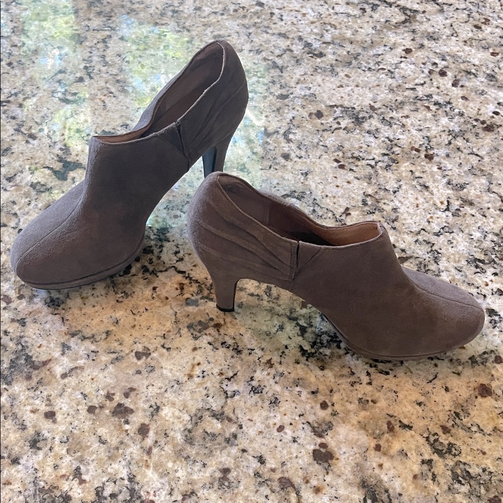 CLARKS shoe boots